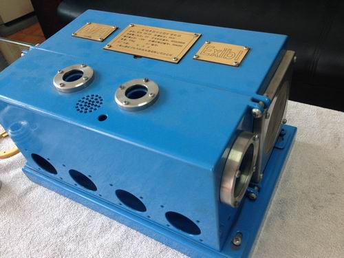 矿用播放器 钣金喷塑件